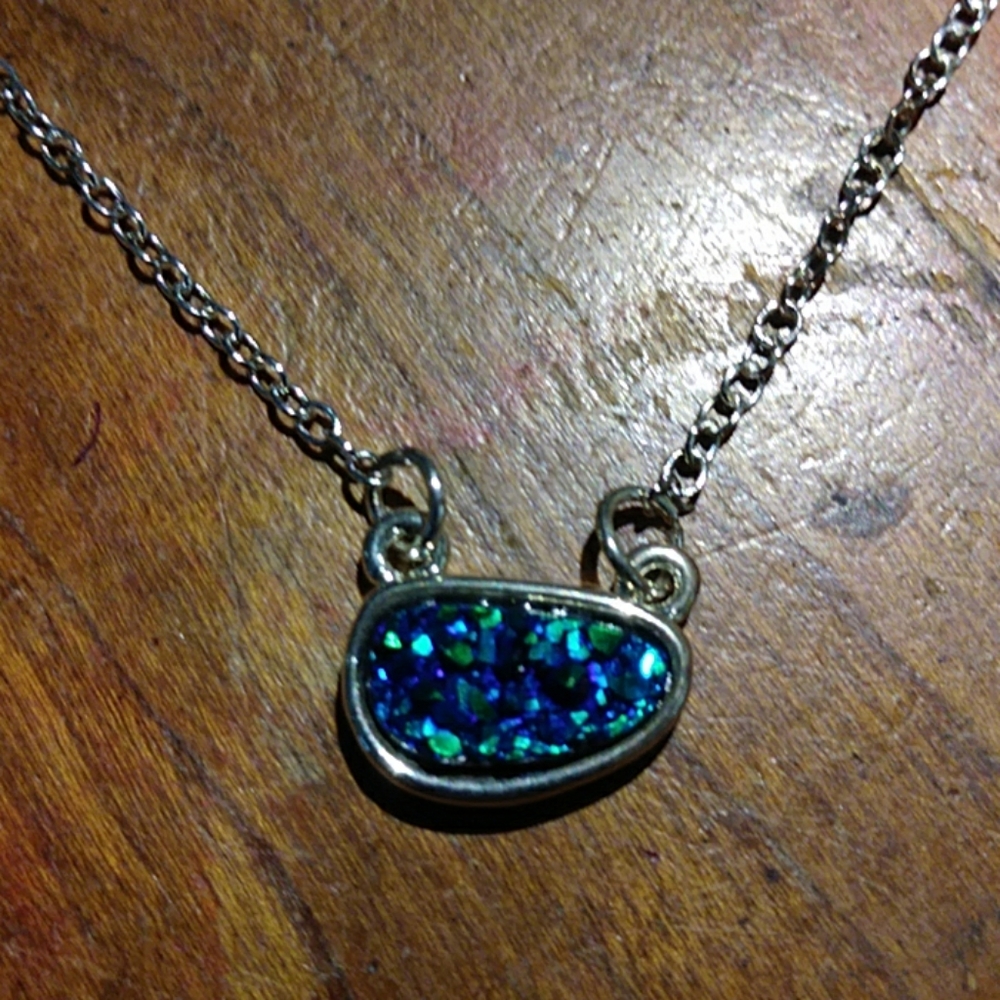 Nwot blue/ green real druzy silvertone necklace, pendant sterling silver,